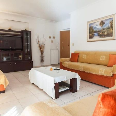 אתונה Scenic Balcony Apt In Vibrant Petralona מראה חיצוני תמונה