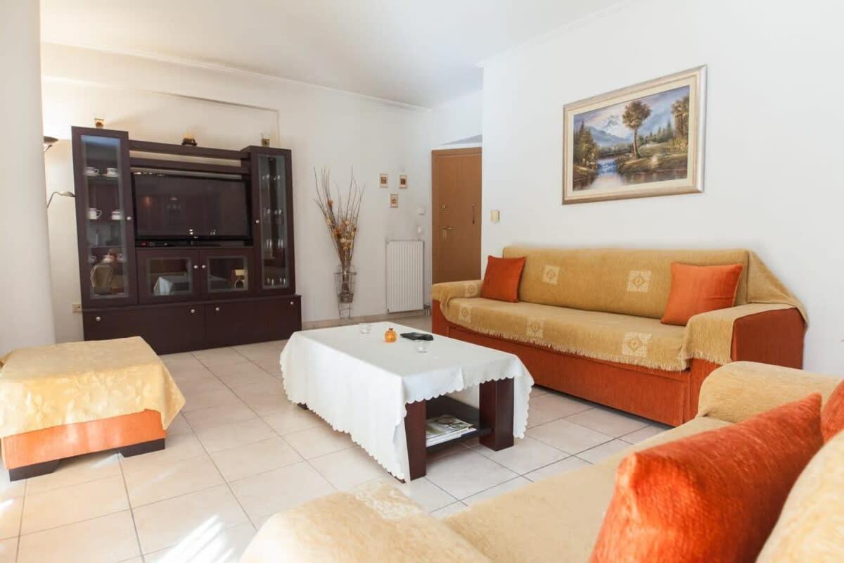 אתונה Scenic Balcony Apt In Vibrant Petralona מראה חיצוני תמונה