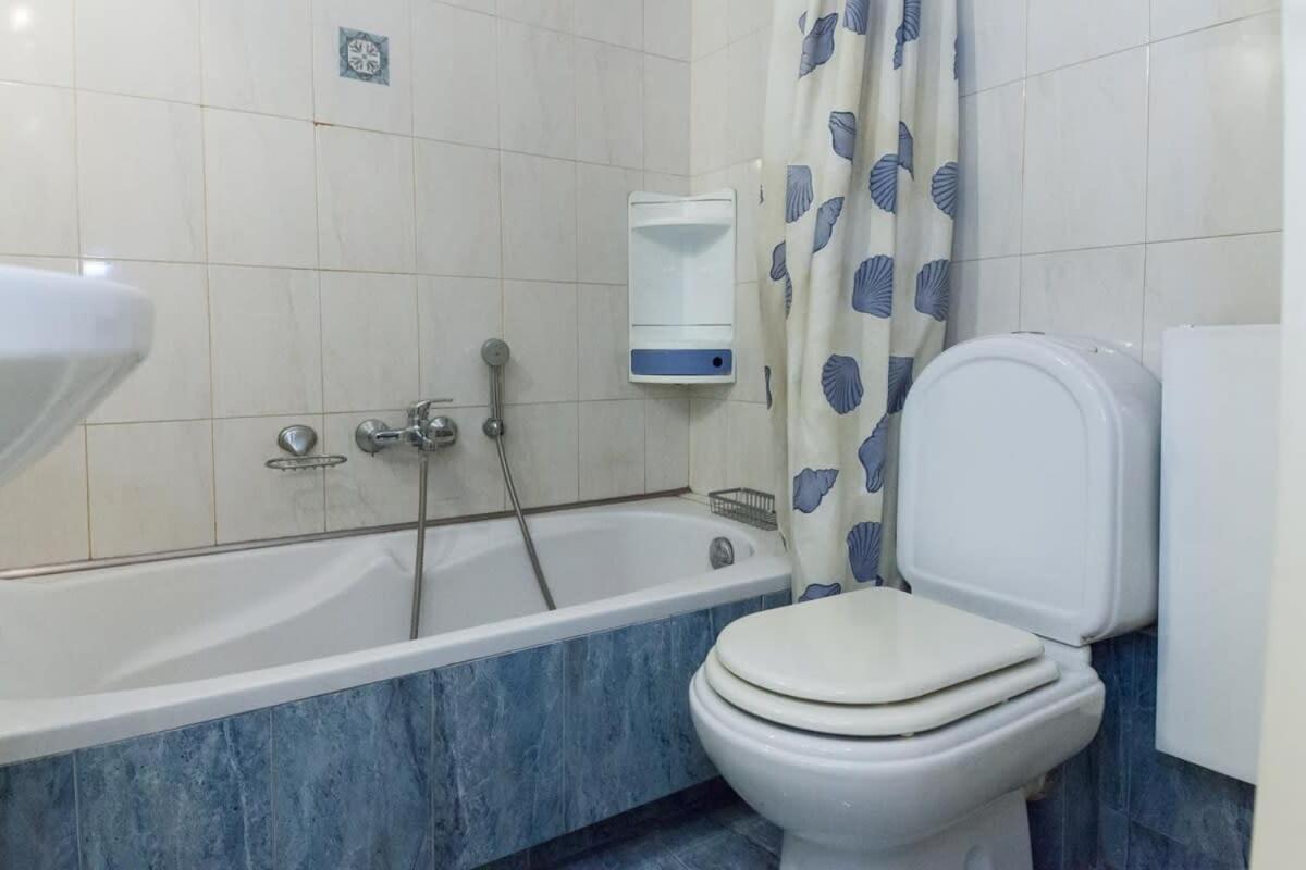 אתונה Scenic Balcony Apt In Vibrant Petralona מראה חיצוני תמונה