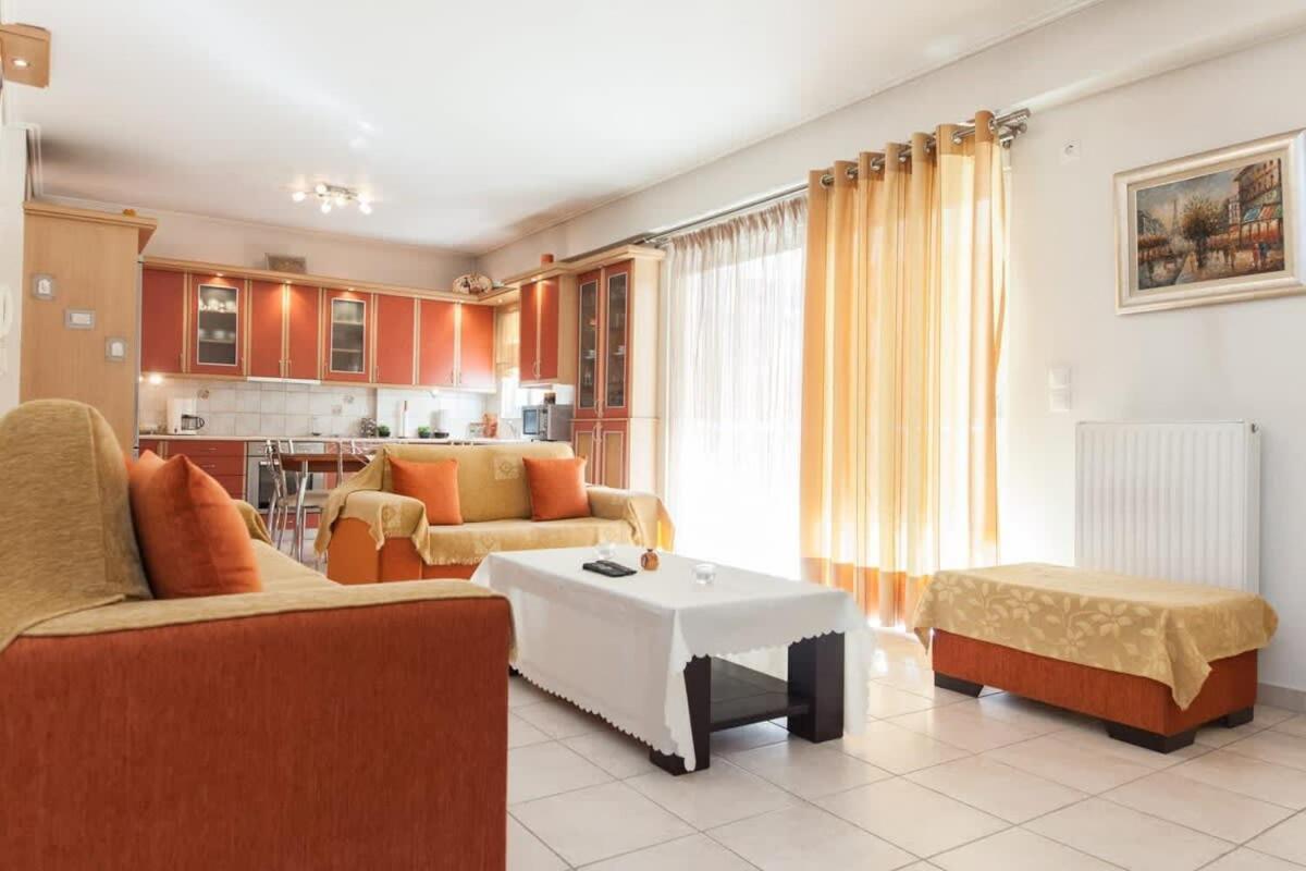 אתונה Scenic Balcony Apt In Vibrant Petralona מראה חיצוני תמונה