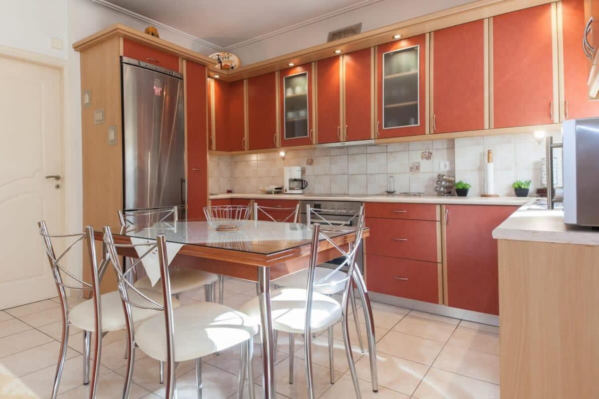 אתונה Scenic Balcony Apt In Vibrant Petralona מראה חיצוני תמונה