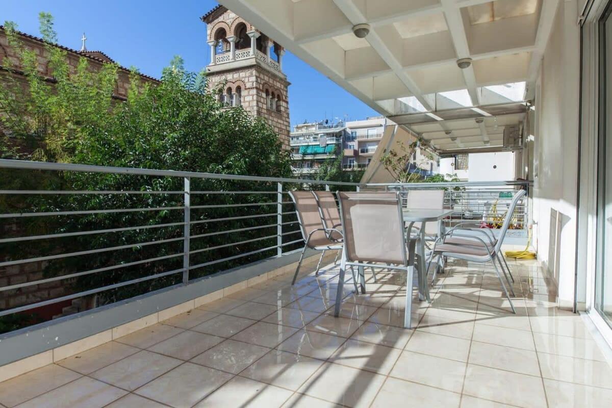 אתונה Scenic Balcony Apt In Vibrant Petralona מראה חיצוני תמונה