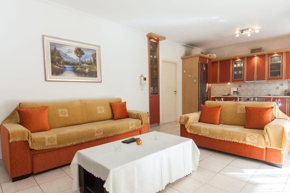 אתונה Scenic Balcony Apt In Vibrant Petralona מראה חיצוני תמונה