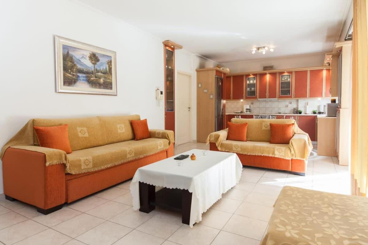 אתונה Scenic Balcony Apt In Vibrant Petralona מראה חיצוני תמונה