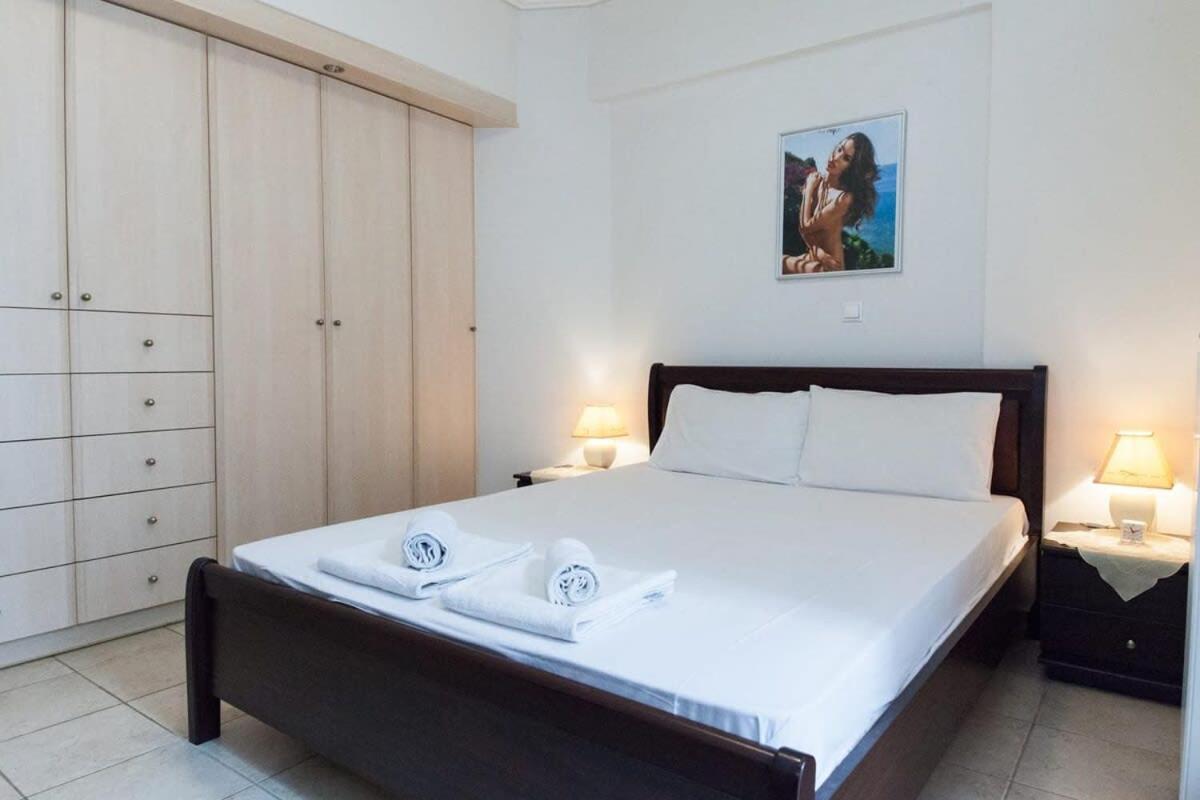 אתונה Scenic Balcony Apt In Vibrant Petralona מראה חיצוני תמונה