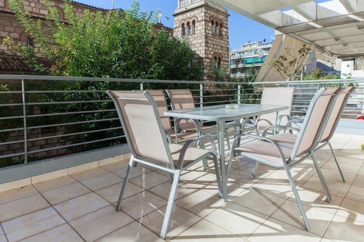 אתונה Scenic Balcony Apt In Vibrant Petralona מראה חיצוני תמונה