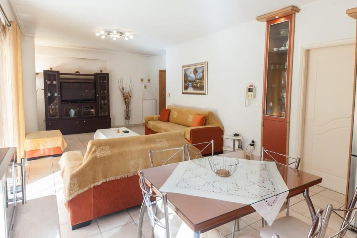 אתונה Scenic Balcony Apt In Vibrant Petralona מראה חיצוני תמונה